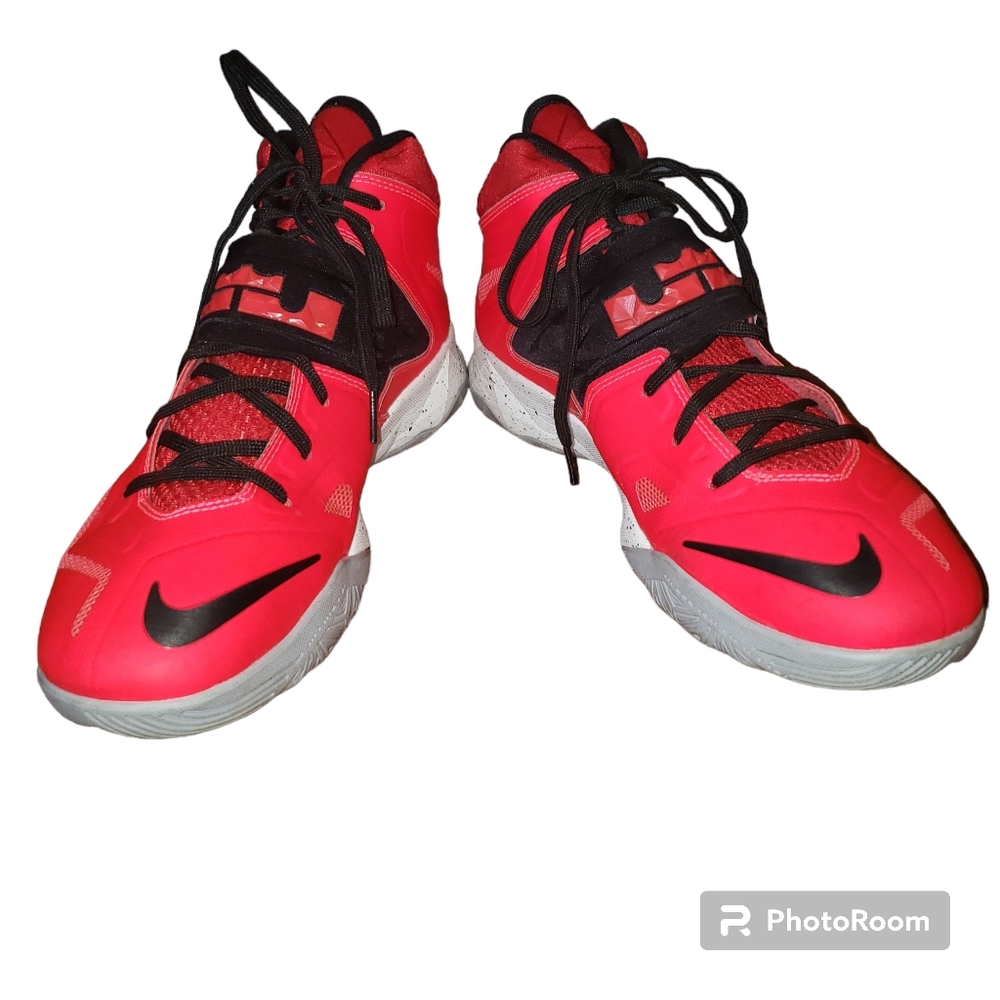 Nike LeBron Soldier Size 10